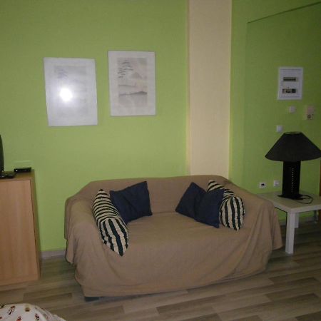 Homy Cozy Studio Towards The Centre Tesalonika Bagian luar foto