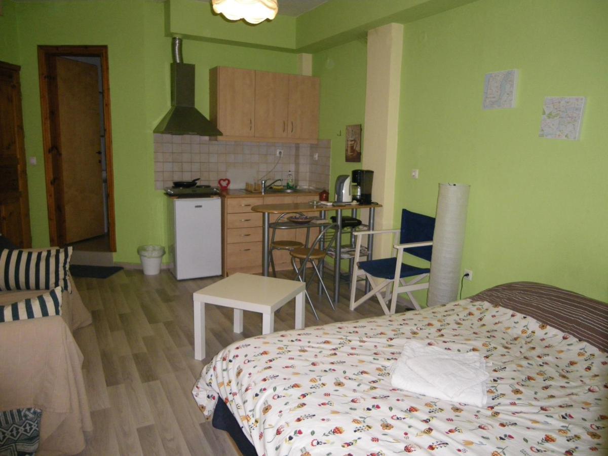 Homy Cozy Studio Towards The Centre Tesalonika Bagian luar foto