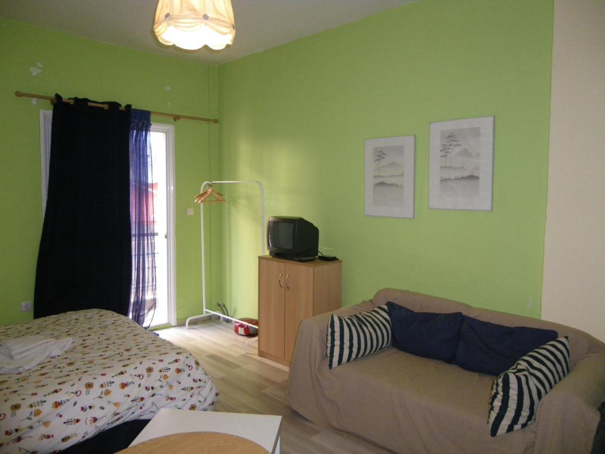 Homy Cozy Studio Towards The Centre Tesalonika Bagian luar foto