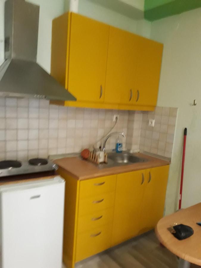 Homy Cozy Studio Towards The Centre Tesalonika Bagian luar foto